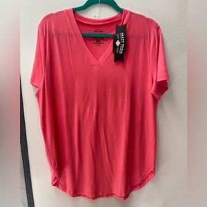 NWT Womans Lg Crazy train V Necked Tee